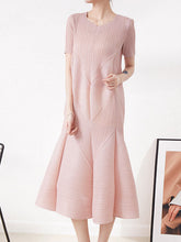 Pleated Solid Color High Waisted Loose Round-Neck Midi Dresses