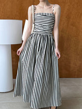 Pleated Split-Joint Striped Loose Sleeveless Spaghetti-Neck Midi Dresses