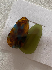 Asymmetric Contrast Color Hair Clips