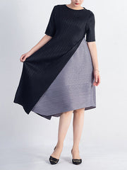 Loose Contrast Color Pleated Round-Neck Midi Dresses