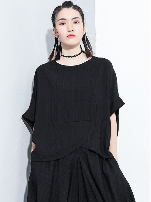 Loose Solid Color Round-Neck Short Sleeves  Tops+ Elasticity Pleated Cropped Pants Two Pieces Set