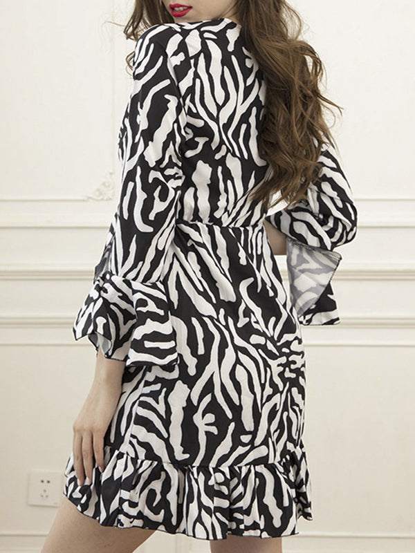 Contrast Color Pleated Printed Split-Joint Flared Sleeves Loose V-Neck Mini Dresses