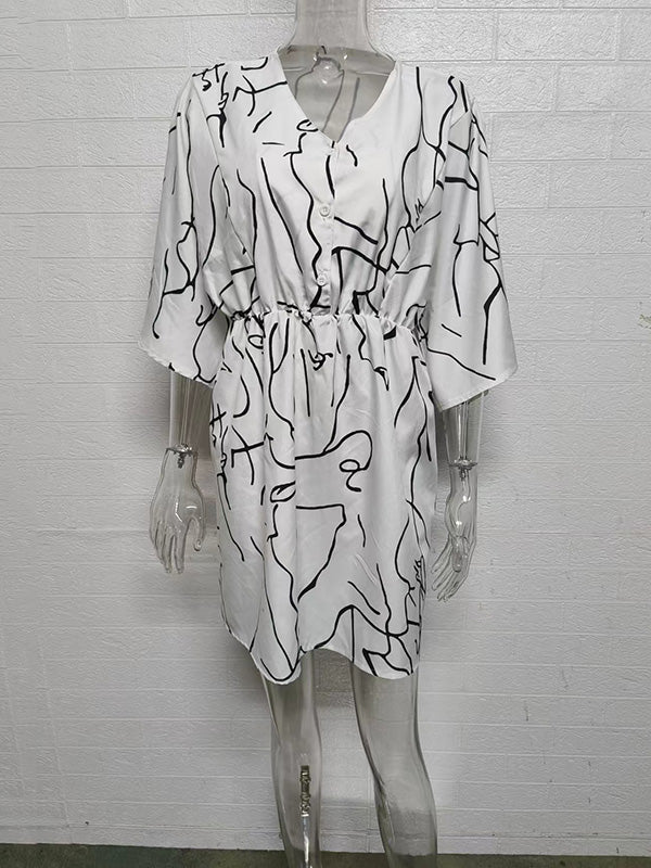 Buttoned Elasticity Pleated Printed Batwing Sleeves Half Sleeves V-Neck Mini Dresses