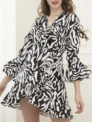 Contrast Color Pleated Printed Split-Joint Flared Sleeves Loose V-Neck Mini Dresses