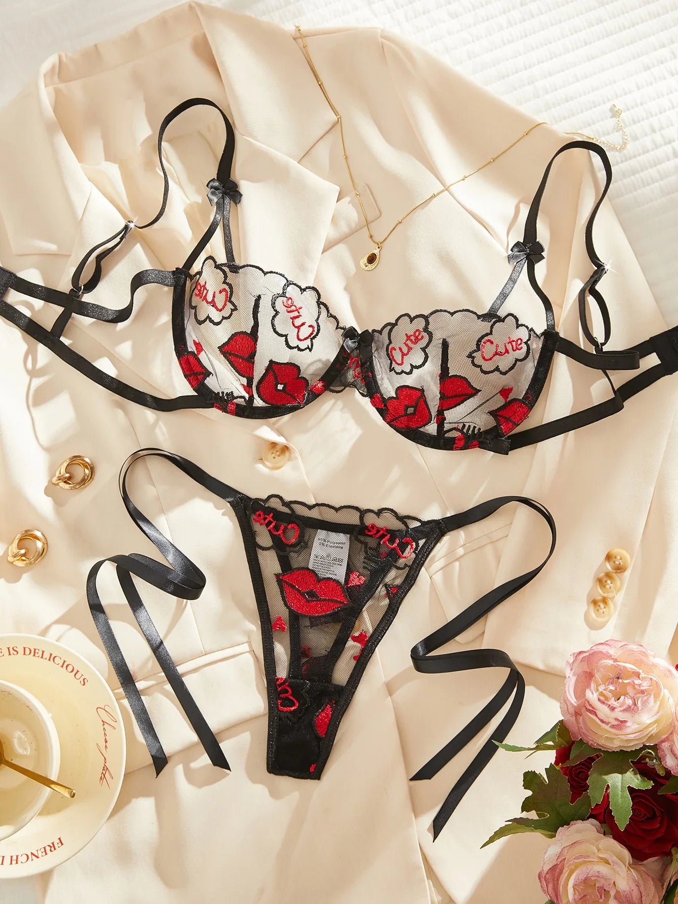 2026 Western Mesh Lips Embroidery Lace Up Bra Thongs Pure Erotic Seductive Underwears Lingerie Set