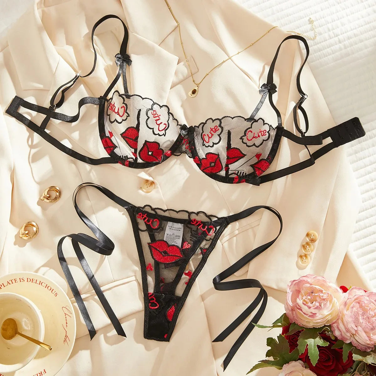 2026 Western Mesh Lips Embroidery Lace Up Bra Thongs Pure Erotic Seductive Underwears Lingerie Set