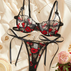 2026 Western Mesh Lips Embroidery Lace Up Bra Thongs Pure Erotic Seductive Underwears Lingerie Set