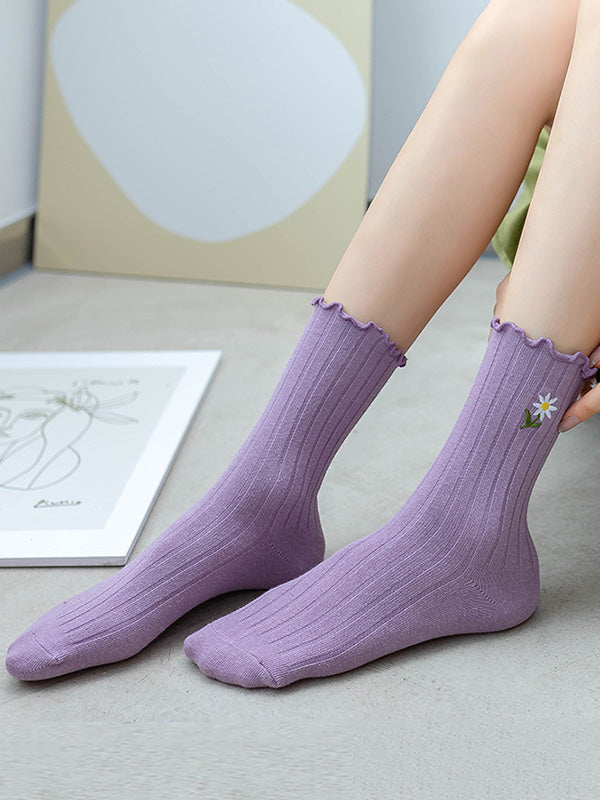 Small Daisy Embroidered Cotton Crimp Socks
