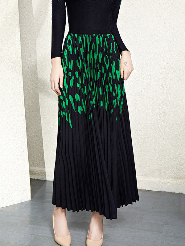 Printed Long Sleeves Mock Neck T-Shirt Top + Pleated A-Line Skirts Bottom Two Pieces Set