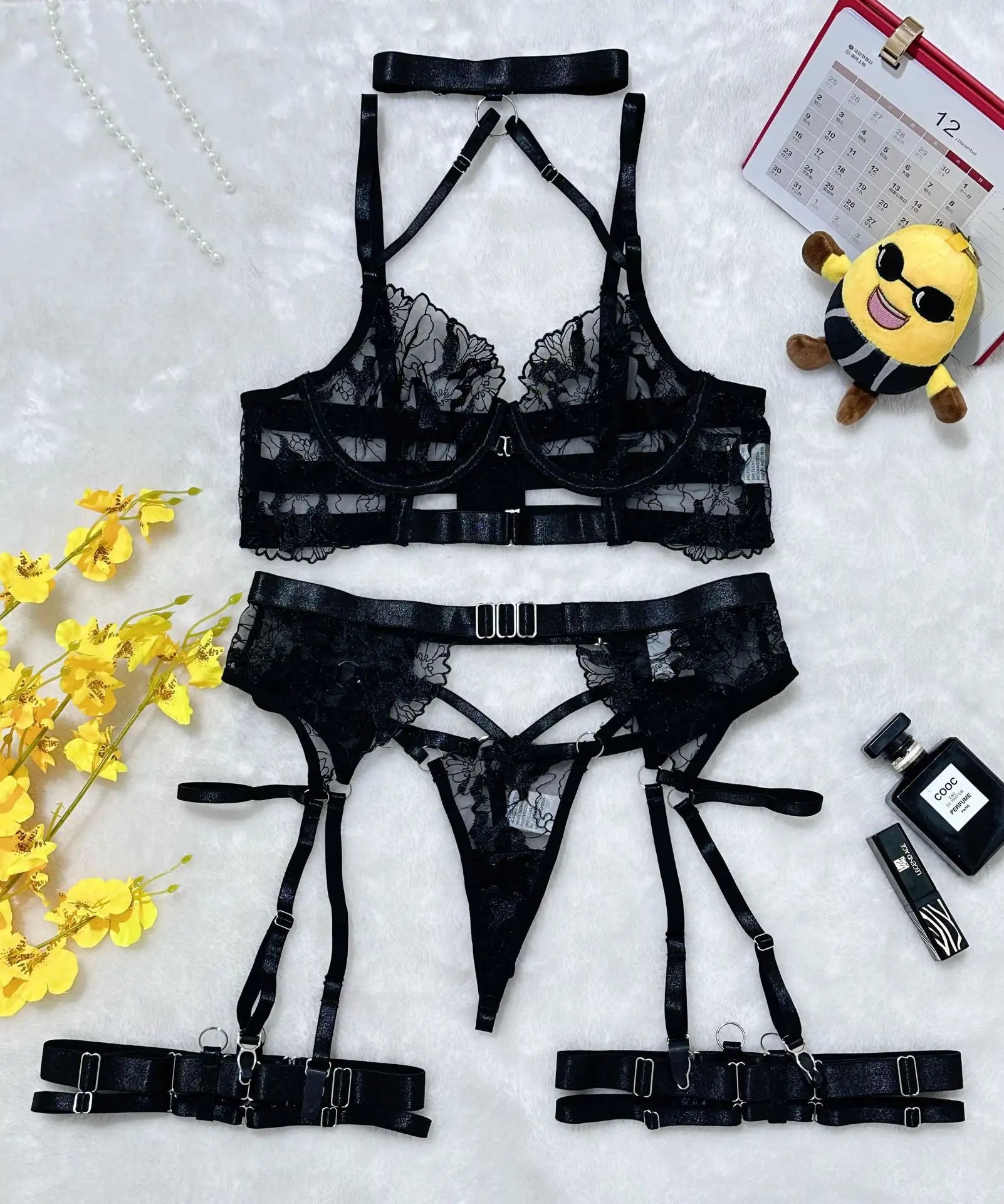 4 Pieces Frenchs Criss Cross Halter Embroidery Splicing Mesh Bra