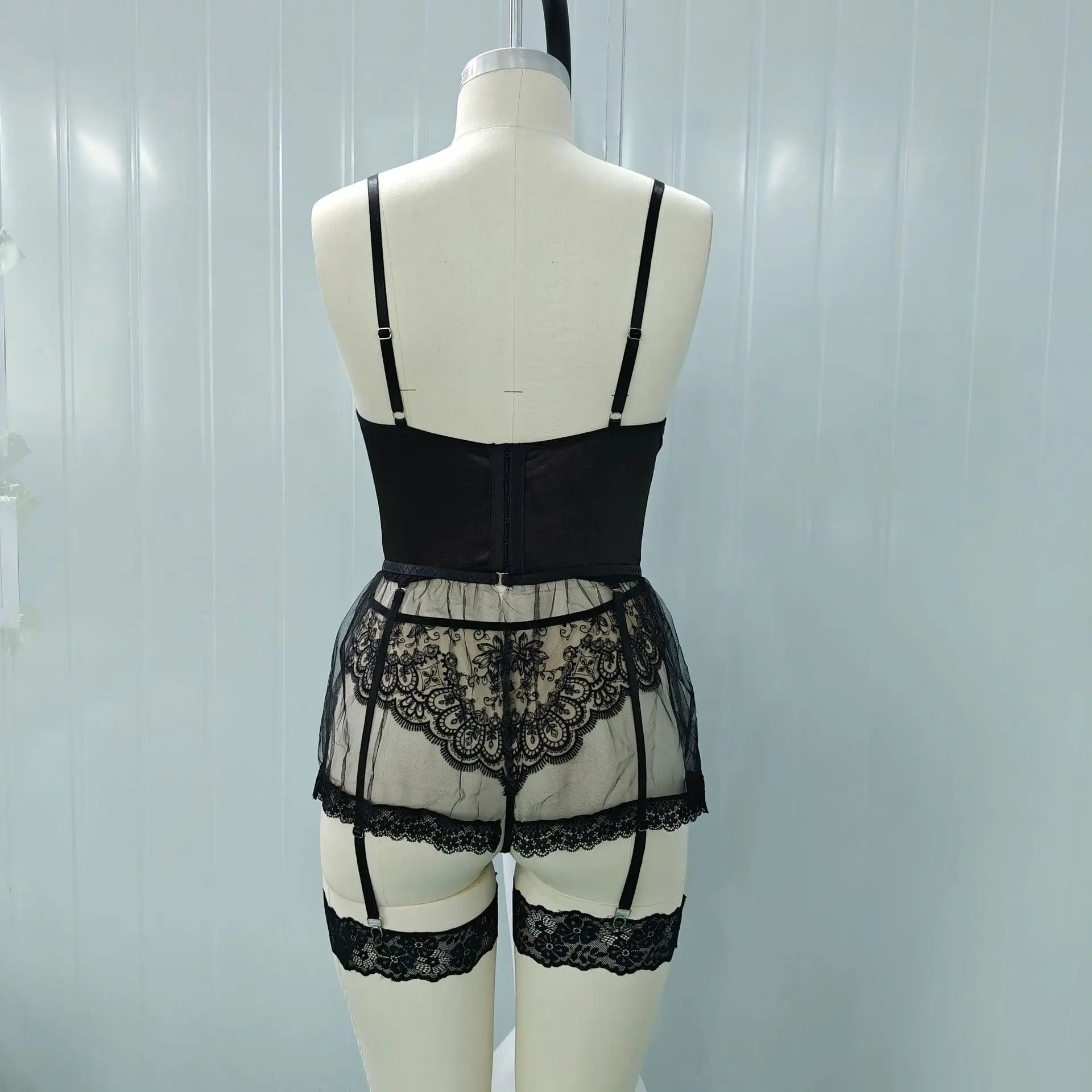 4 Pieces Arrival Western Lace Patchwork See Through Bra Gauze Skirtss Lady Black Lingerie Set Lingerie