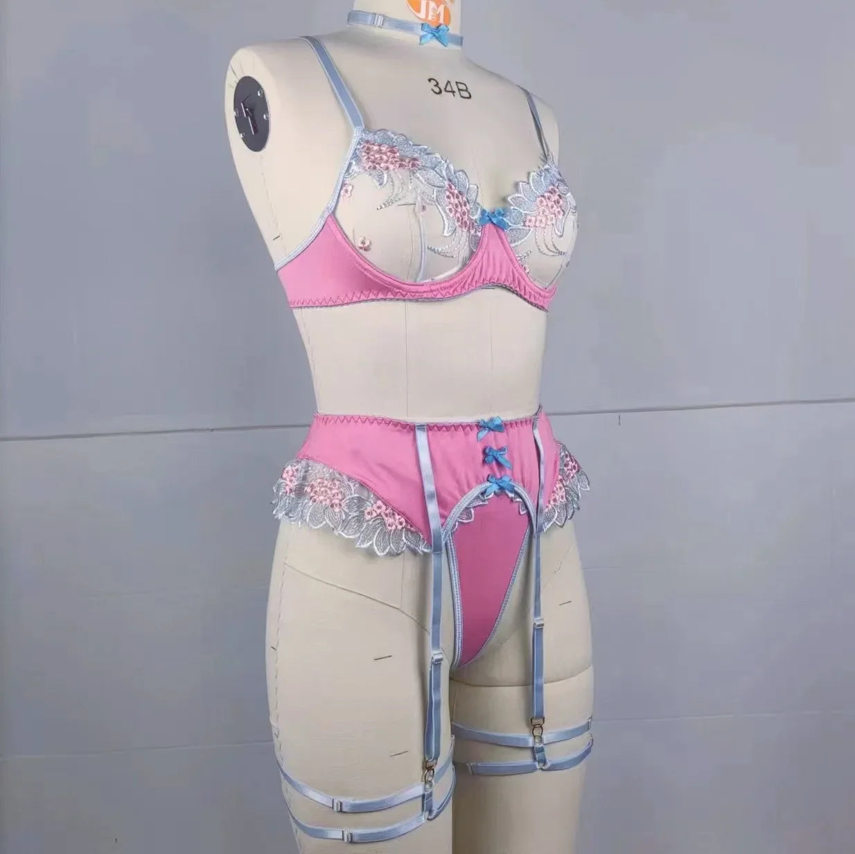 4 Pieces Embroidery Floral Underwire Bra