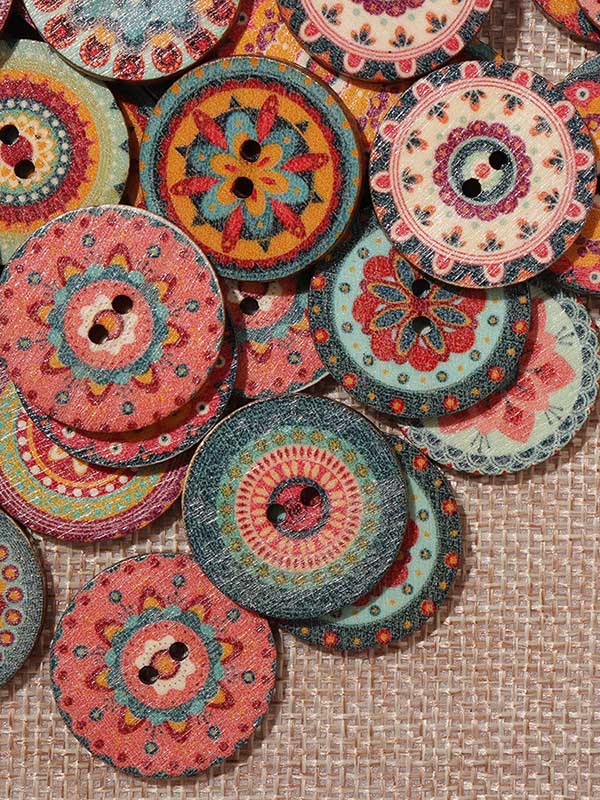 About 100Pcs Multi-Color Round Buttons