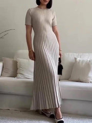 Short Sleeves Pleated Solid Color Tied Waist Round-Neck Maxi Dresses