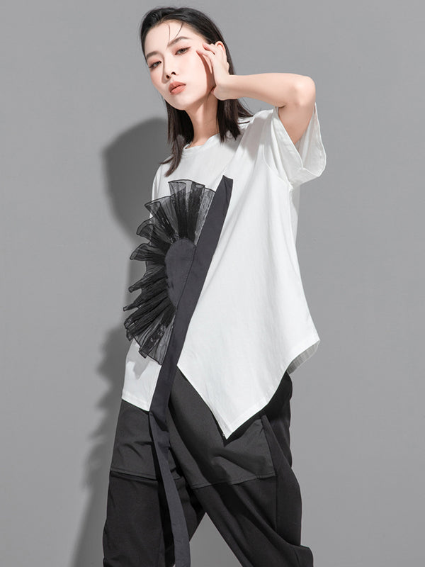 Stylish Black White Irregular Applique T-Shirt