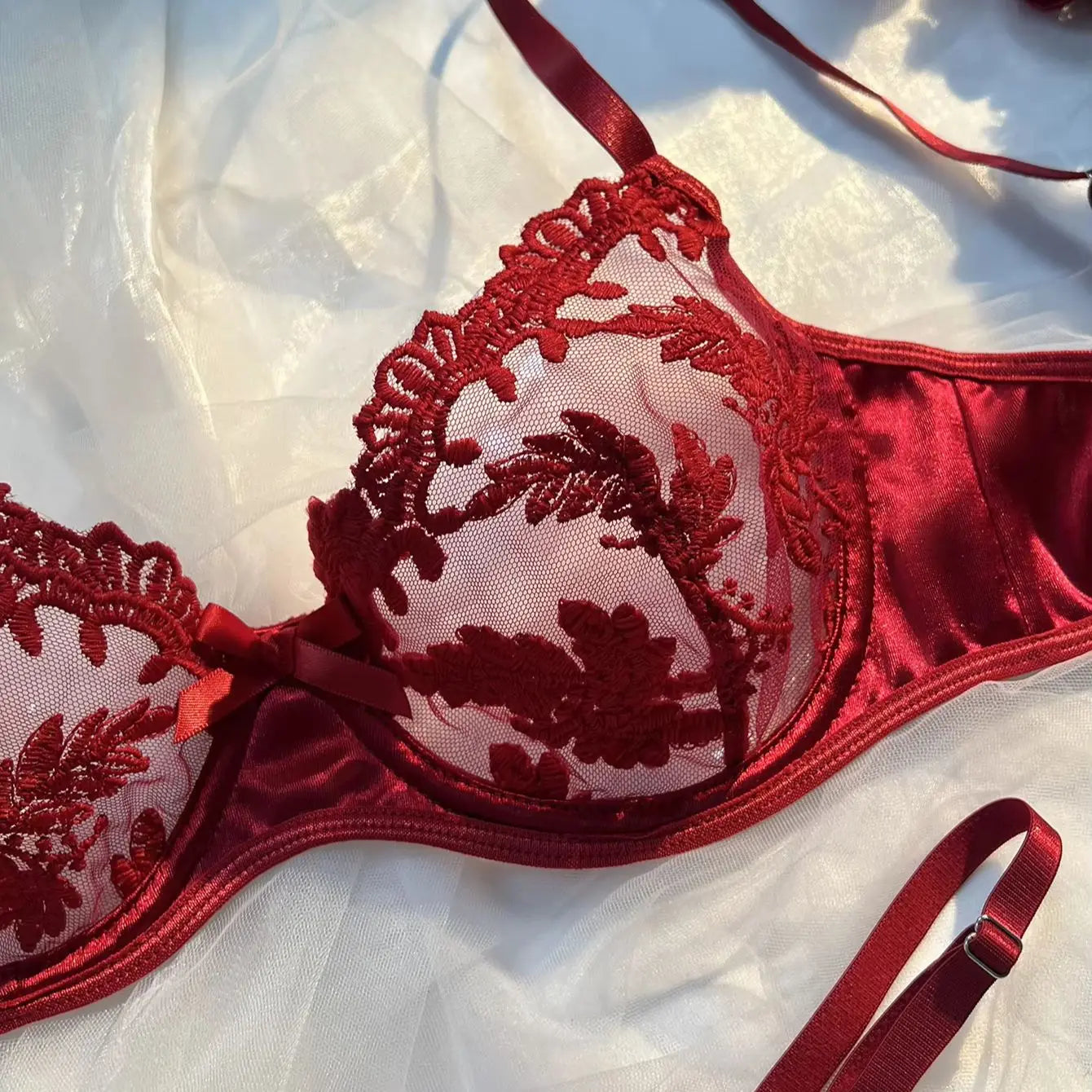 Lace Underwire Bra and Thong Sets Evening Wear Lace Bra Set Floral Transparent Lace Bra Panty Lingerie Sets Underwear