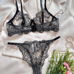 LingerieWestern See Through Mesh Embroidery Bra Pantys Black Floral Flowers Pattern Exquisite Charming Lingerie Set