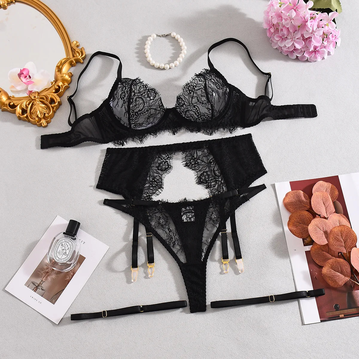 Lingeries Elegant French Lace Bra Belt Thong 3PC with Leg Circles Cute Seductive Lace Tempted Bridal Underwear