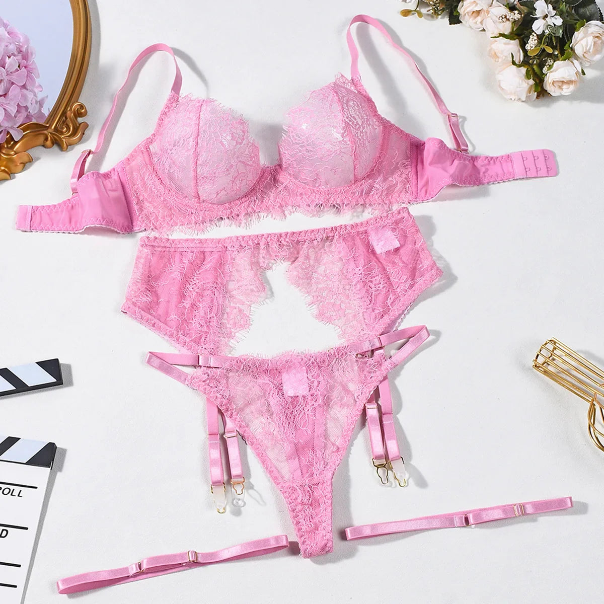 Lingeries Elegant French Lace Bra Belt Thong 3PC with Leg Circles Cute Seductive Lace Tempted Bridal Underwear