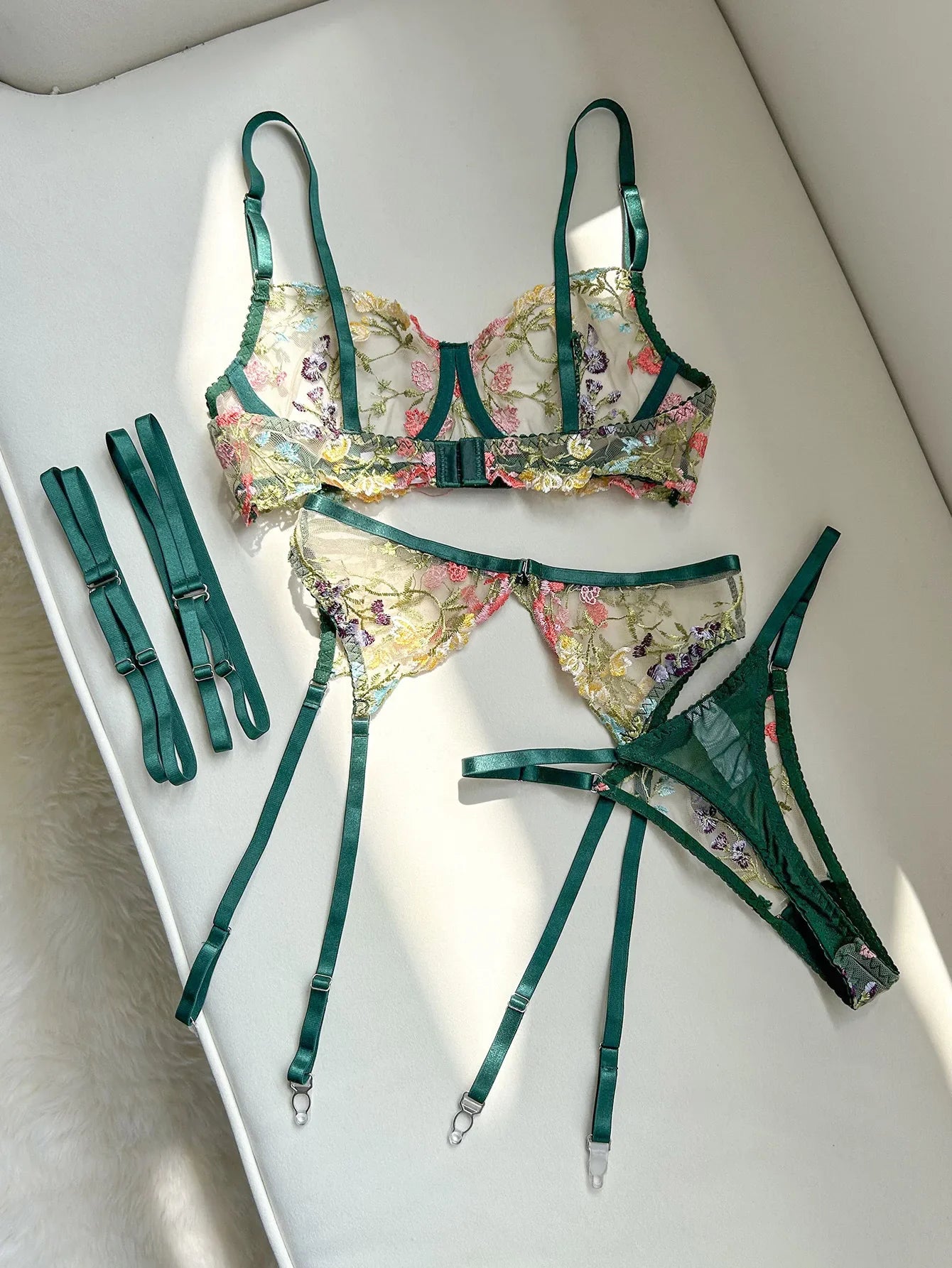Embroidery Floral Color Block Belt Bra
