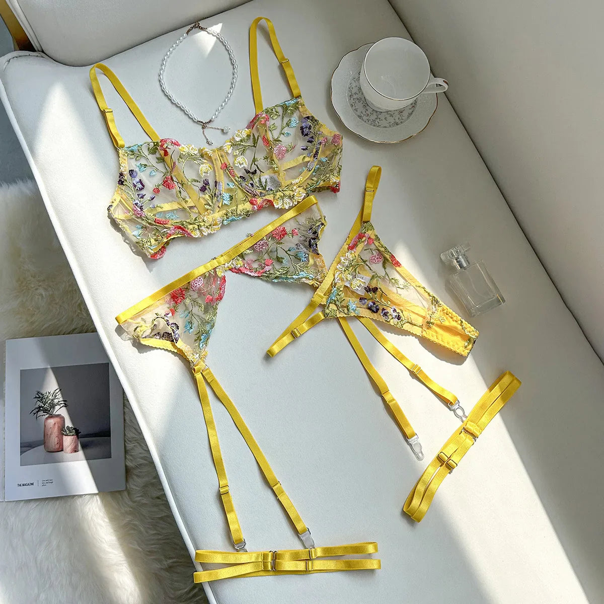 Embroidery Floral Color Block Belt Bra