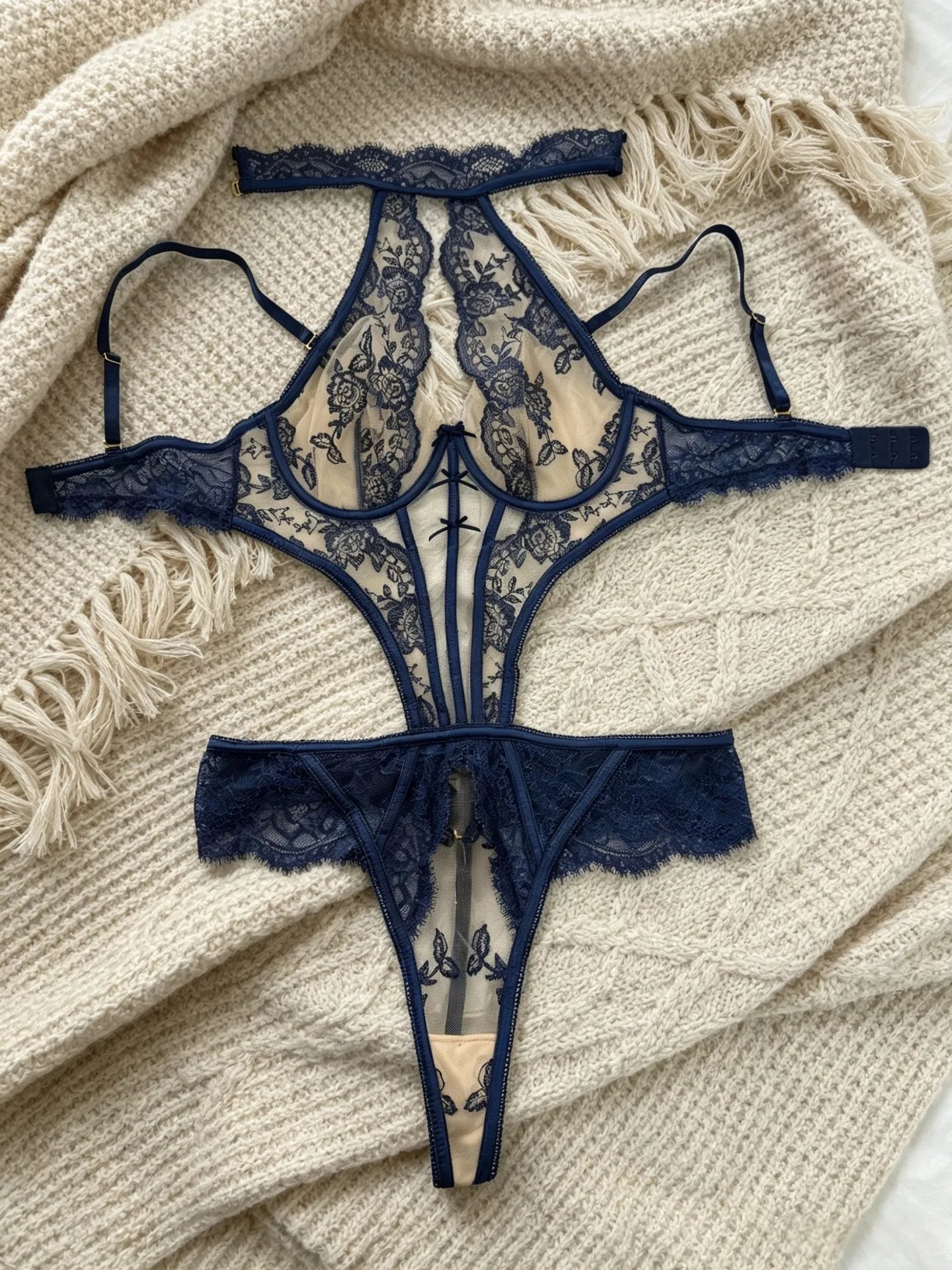 Seductive Exotic Willowy Embroidered Lace Body Thong Onepiece Detachable Strap Honey Halter Hollow Underwear