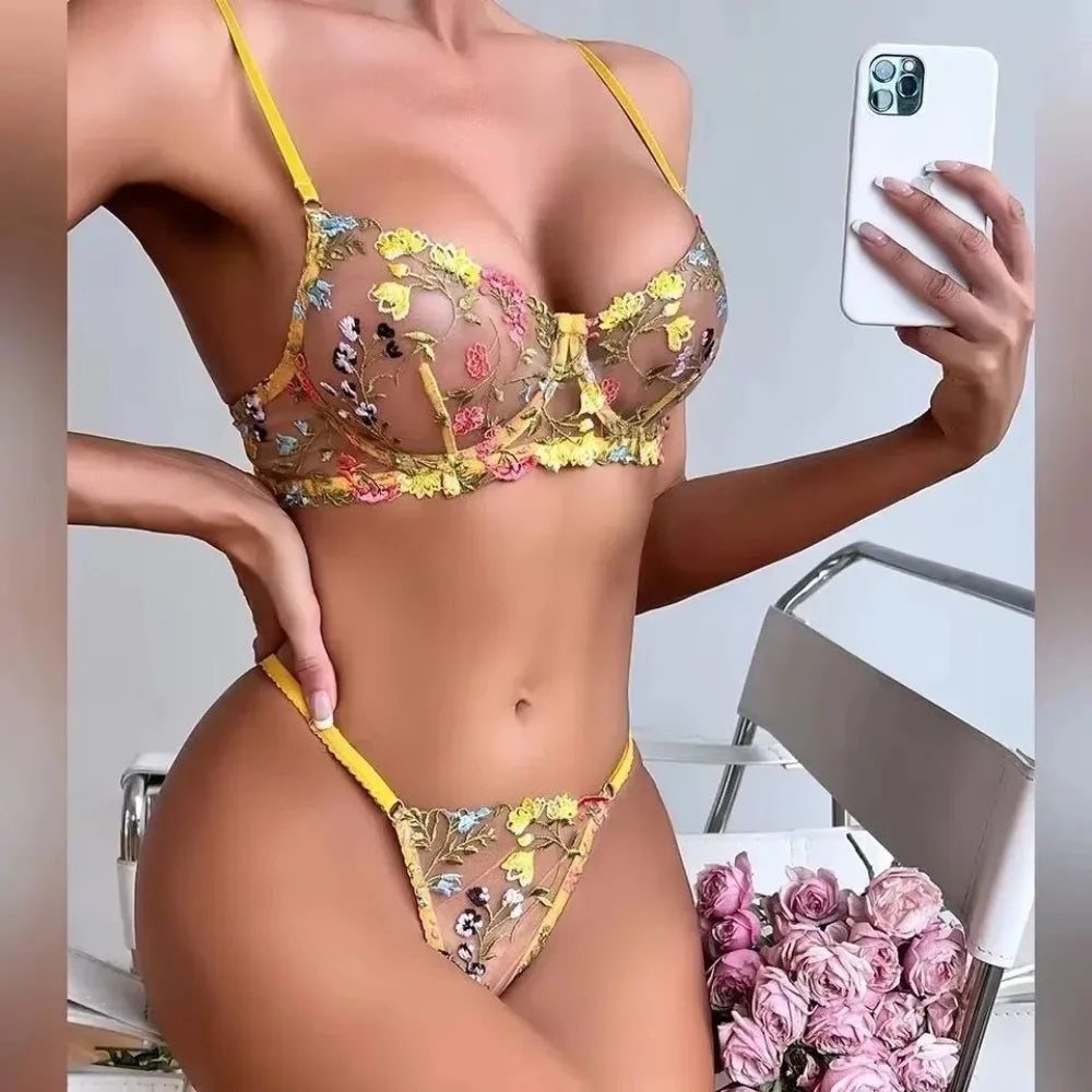 Embroidery Small Floral Color Block Underwire Bra Thong