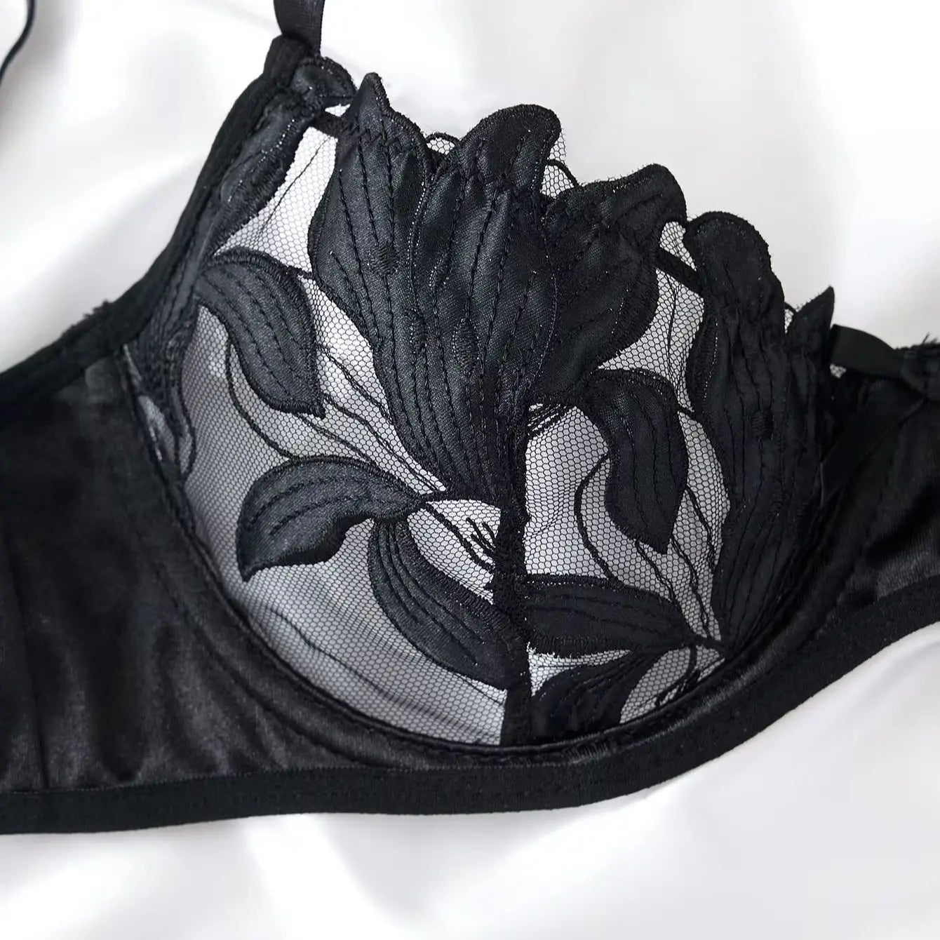 Transparent Floral Two Pieces Exquisite Lace Lingerie Set Ultrathin Bra Briefs Set Solid Exotic Lingerie