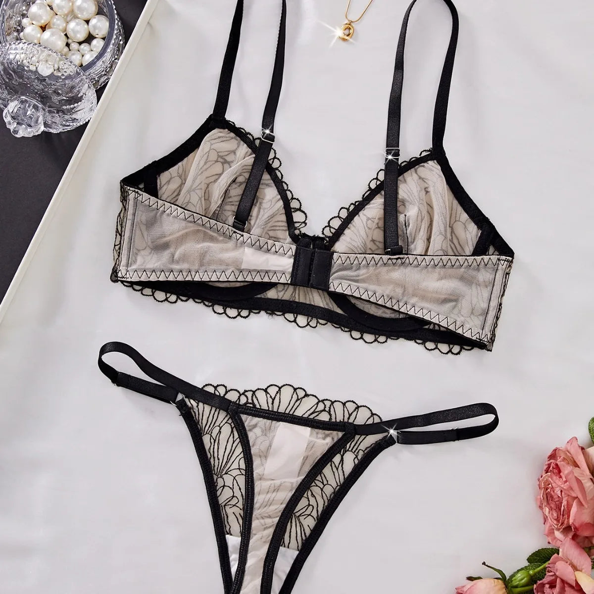 Western Embroidery Thin Bras Erotic Seductive Underwearss Seductive Clothings Lingerie Set
