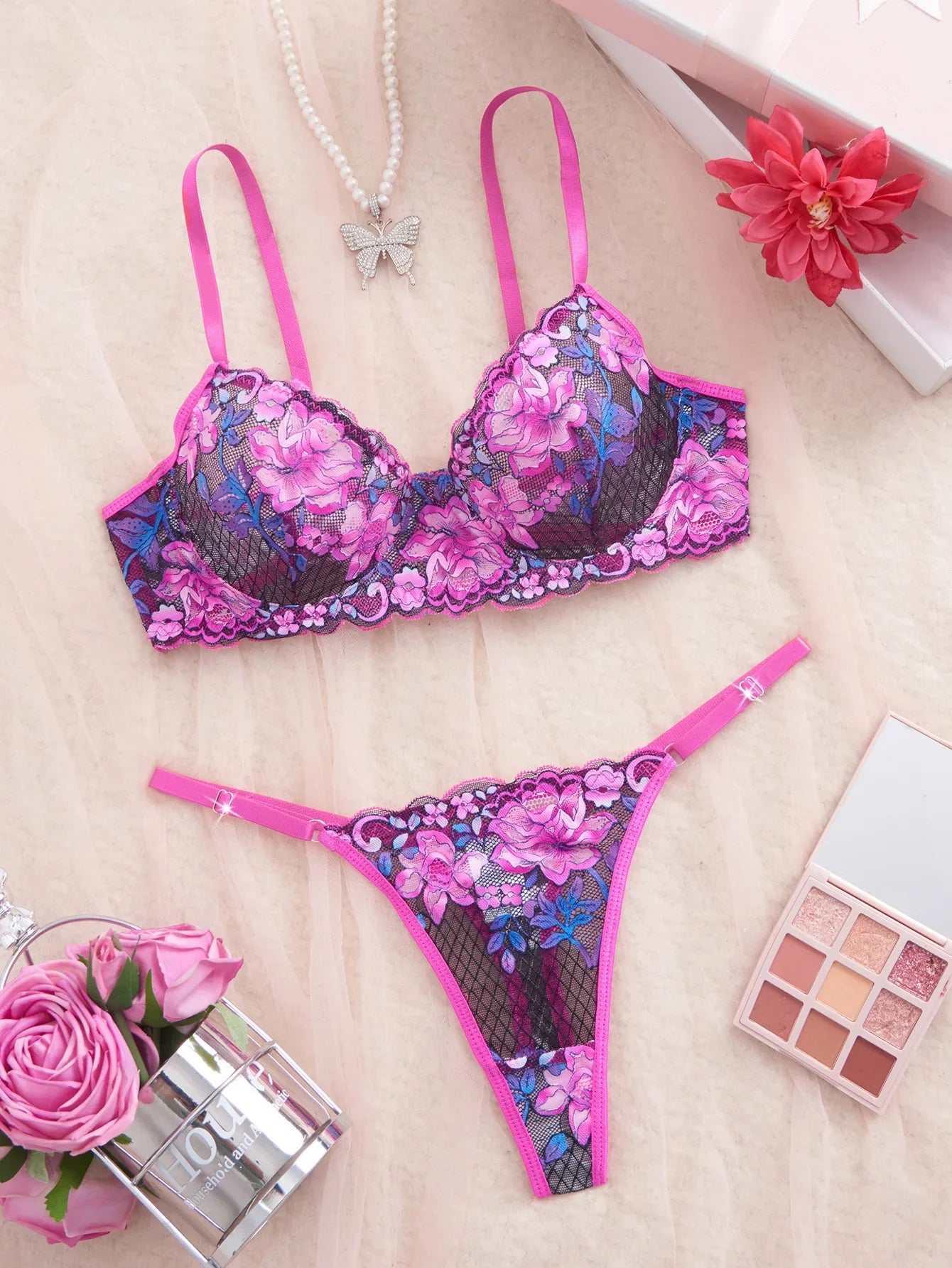 Western Erotic French Lace Floral Hollow Out Breathable Seductive Bras Underwears Clothings Lingerie Set