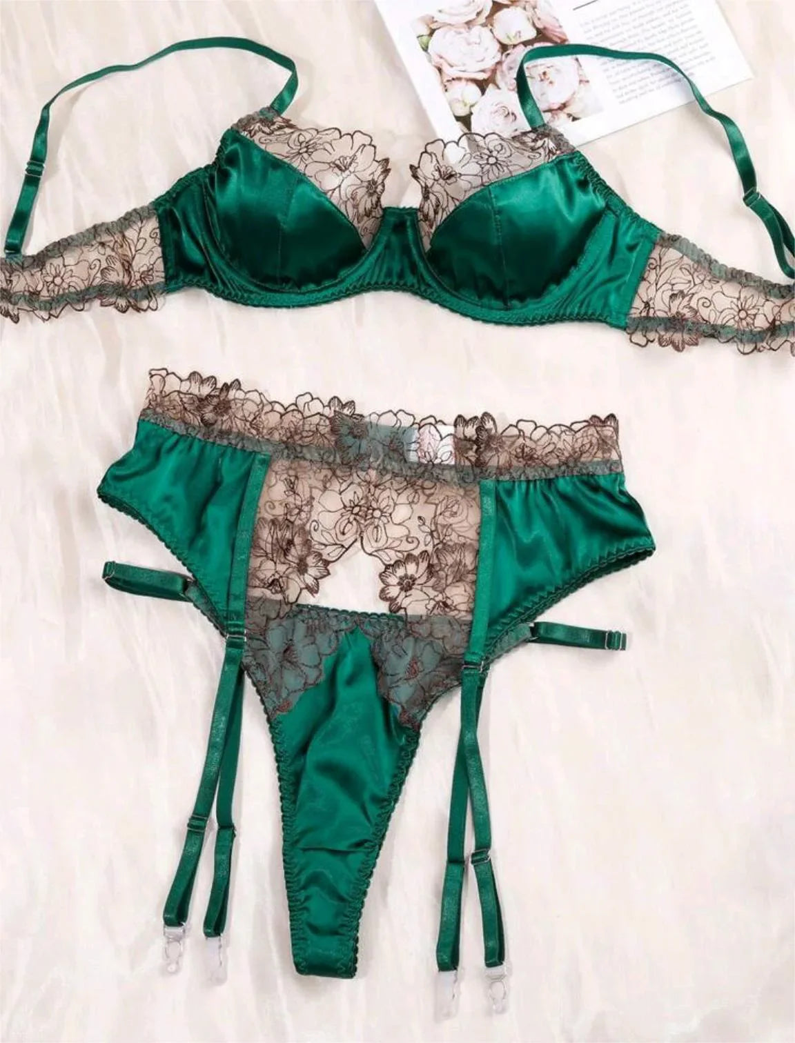 Western Green Embroidery Flower Mesh Splicing Belt Bra