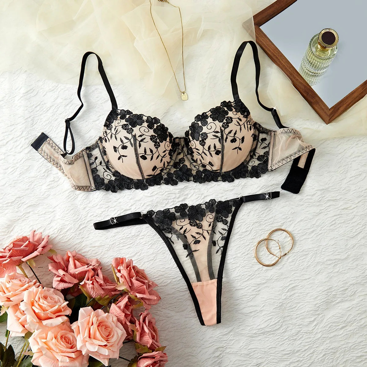Western Mesh Vine Embroidery Bras Erotic Seductive Underwear Wholesales Seductive Lingerie Set