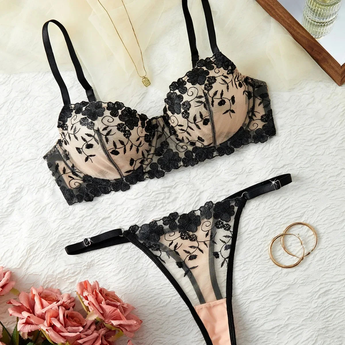 Western Mesh Vine Embroidery Bras Erotic Seductive Underwear Wholesales Seductive Lingerie Set