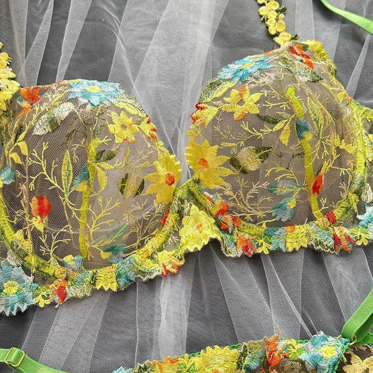 Western Floral Embroidery Slim Fit See Through Bras Erotic Seductive Underwear Clothings Lingerie Set