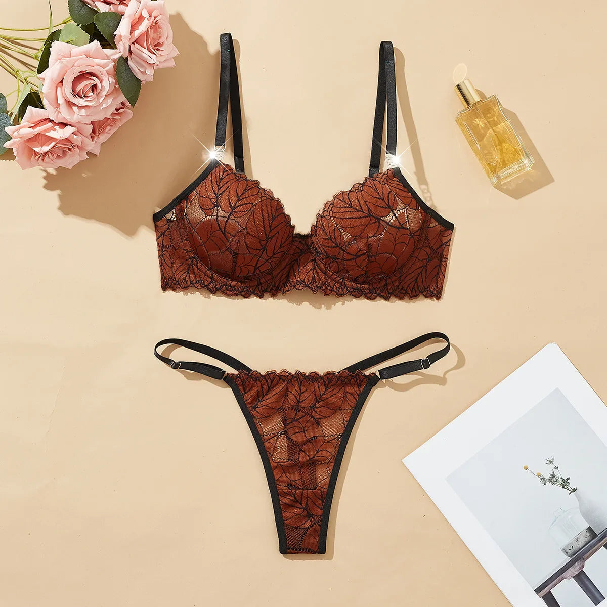 Westerns French Retro Leaf Embroidered Thin Minimizer Bra