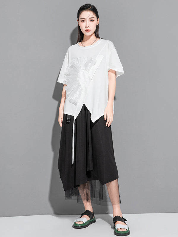 Stylish Black White Irregular Applique T-Shirt