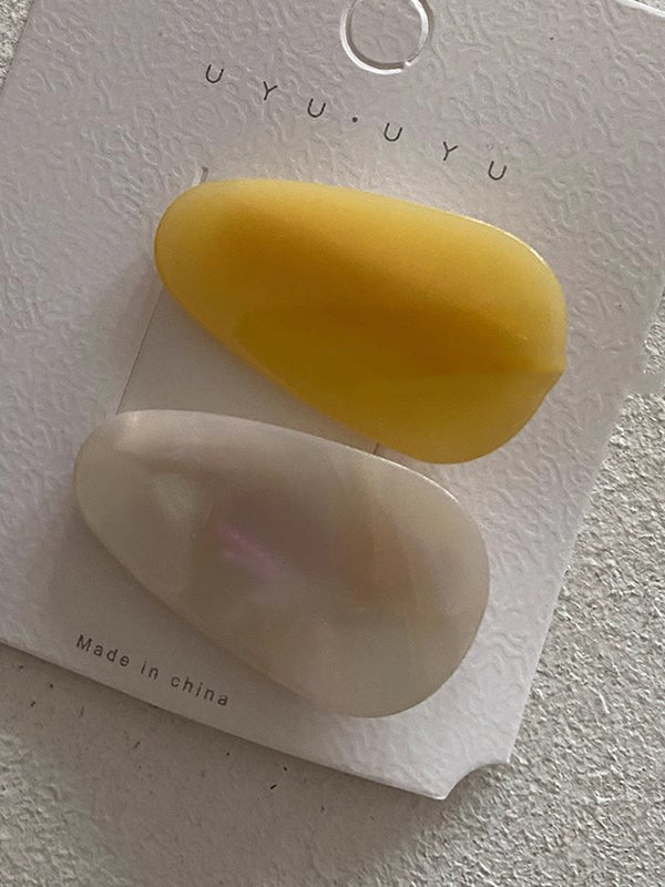 Asymmetric Contrast Color Hair Clips