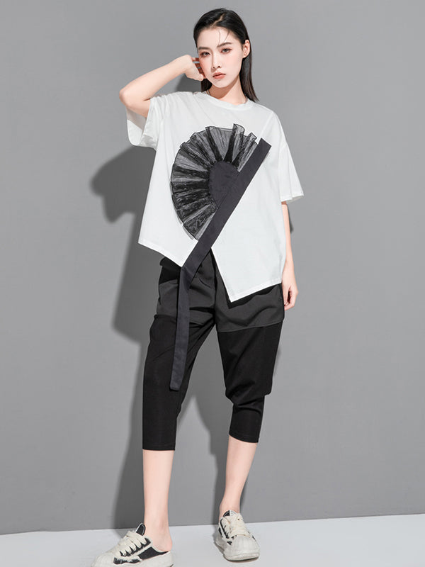 Stylish Black White Irregular Applique T-Shirt