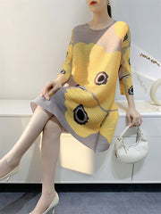 Original Three-Quarter Sleeves Loose Floral Printed Contrast Color Pleated Round-Neck Midi Dresses