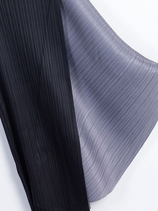 Loose Contrast Color Pleated Round-Neck Midi Dresses